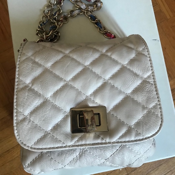 Aldo - White Quilted Crossbody Bag with Chain - Picture 7 of 10